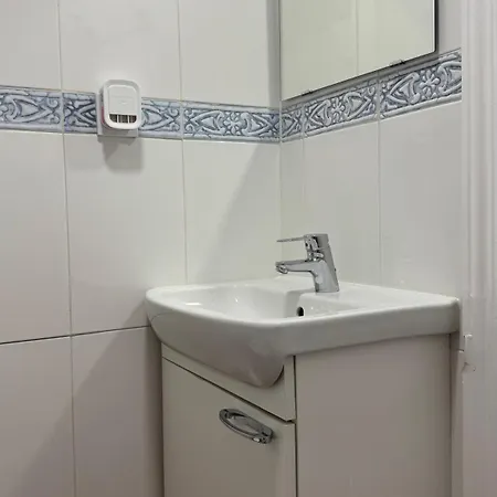 Estudio Benal Vista A La Piscina Lägenhet *